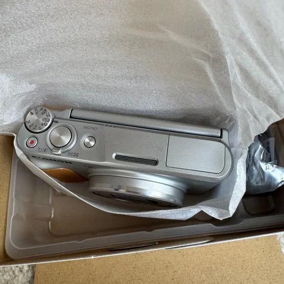 Canon PowerShot SX740 HS - Picture 3 of 4